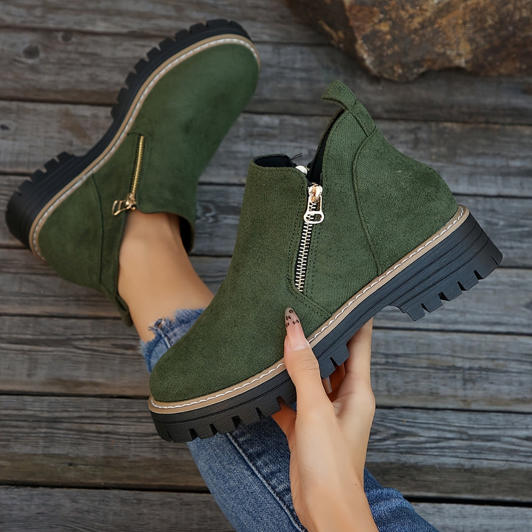 ADA | STURDY BOOTS WITH A ZIP CLOSURE