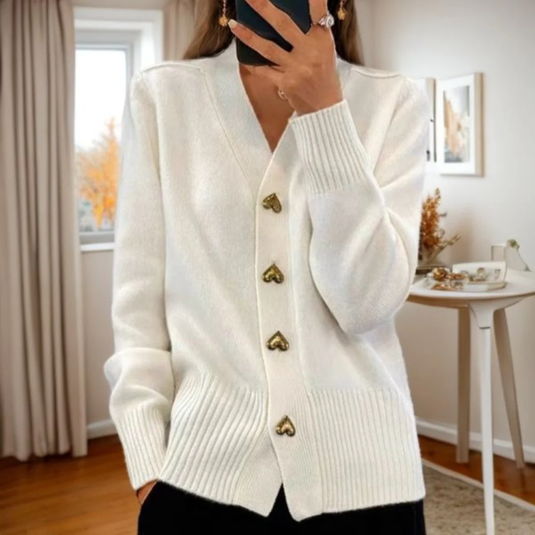 ADELE | ELEGANT SOFT CARDIGAN WITH HEART SHAPED BUTTONS