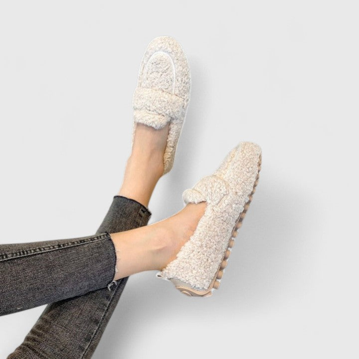 DARCY | ELEGANTLY DESIGNED WARM SLIPPERS