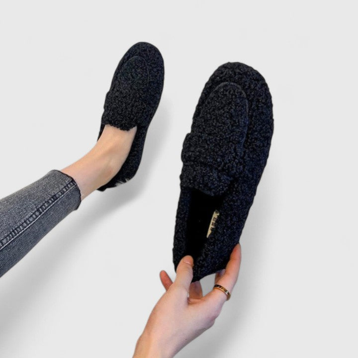 DARCY | ELEGANTLY DESIGNED WARM SLIPPERS