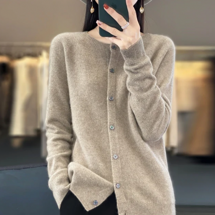 ANNIKA | ELEGANT COZY SWEATER